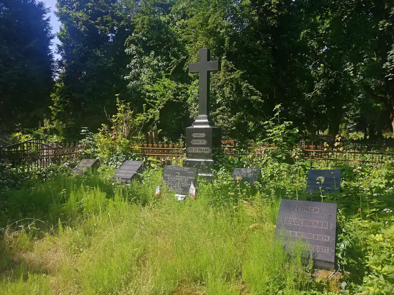 Grób rodziny Biedermannów na Starym Cmentarzu Ewangelicko-Augsburskim w Łodzi