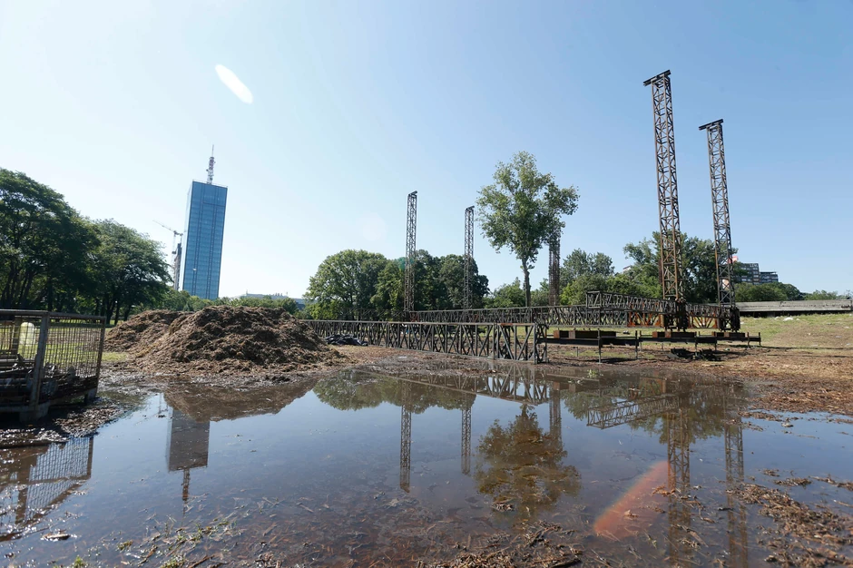 Prostor pred binom na Ušću nakon nevremena