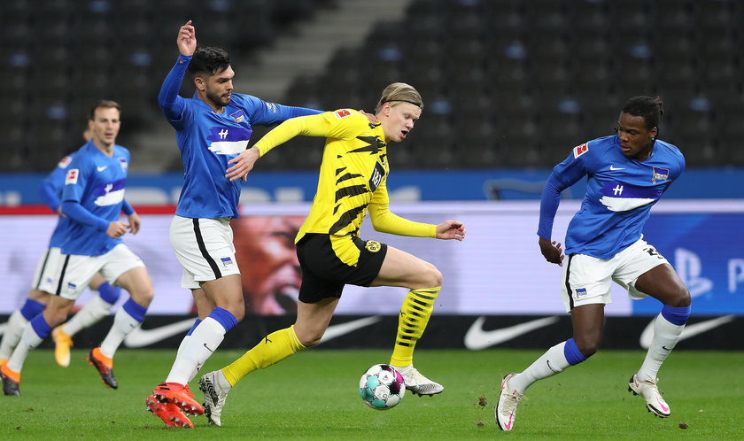 Napastnik Borussii Dortmund Erling Haaland (20 l.) strzelił cztery gole w meczu z Herthą Berlin.