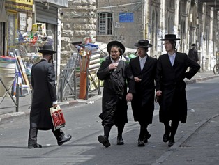 Scheuring-Wielgus: Ustawa upamiętniająca Polaków ratujących Żydów to dolewanie oliwy do ognia