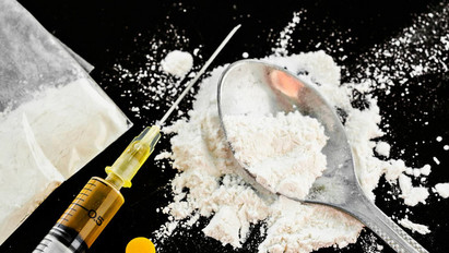 Döbbenet: az interneten árult drogot egy szegedi pár – Így buktak le