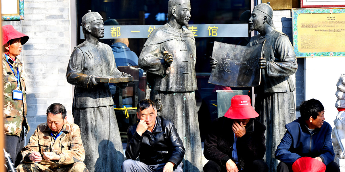 Turyści w Pekinie, 9 marca 2024 r.
