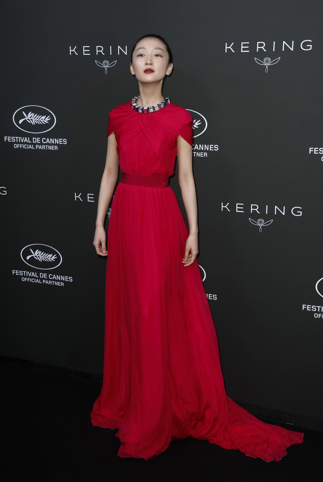 Gwiazdy na festiwalu w Cannes. Zhou Dongyu