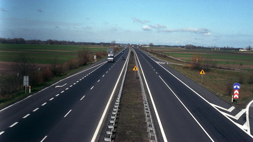 Wypadek na łódzkiej A2. Poszkodowanym pomagał... Rafał Trzaskowski