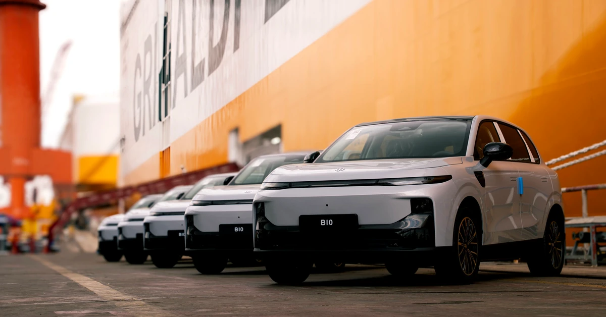 2500 aut sprzedali w ciemno. Nowy SUV wjeżdża do Polski. Cena?