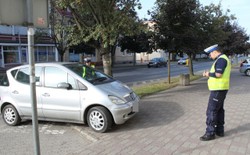 Znaki B-35 i B-36 różni 60 sekund i słony mandat. Kierowcy ciągle wpadają w pułapkę