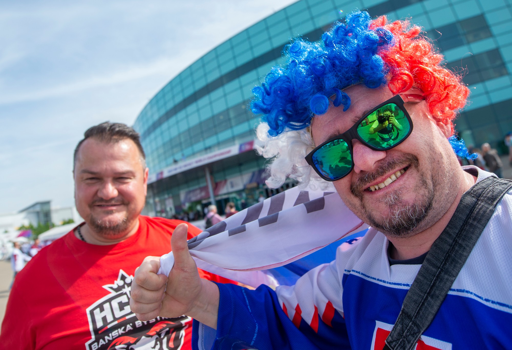 Fanúšikovia Slovenska pred zápasom Slovensko - Kanada.