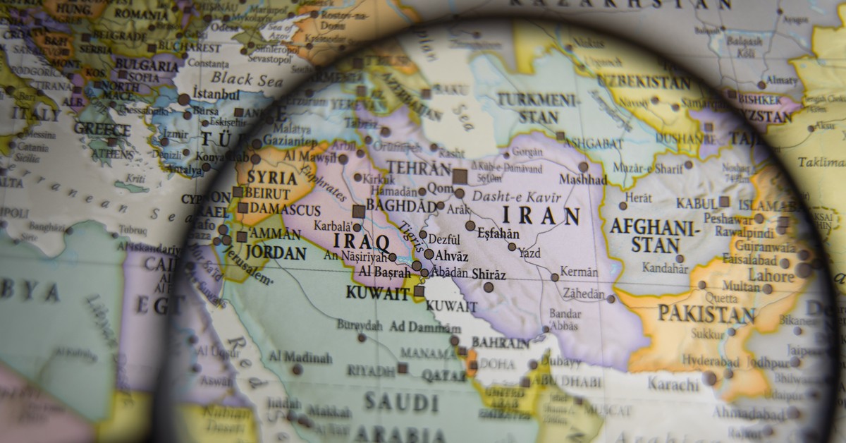 Eskalacja konfliktu Iran–USA–Izrael. Naloty na Iran i zagrożenie dla transportu ropy przez cieśninę Ormuz [Komentarz ekspercki]