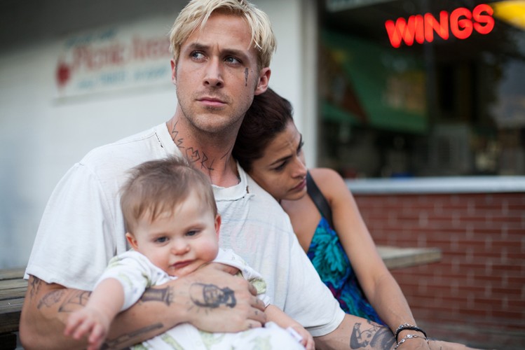 Ryan Gosling i Eva Mendes w filmie 'Drugie oblicze'