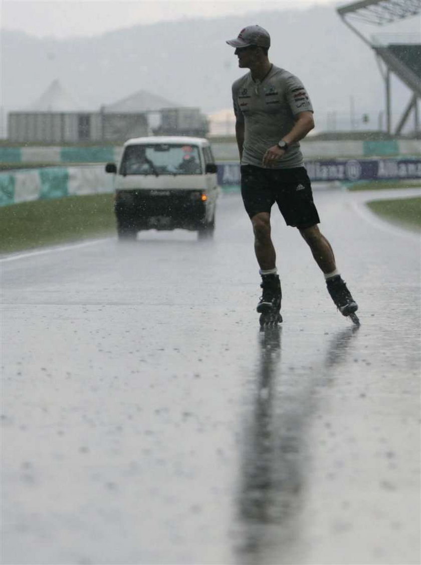 Mistrz F1 na rolkach! Sam zobacz!