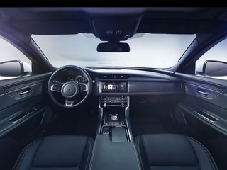 Wnętrze nowego Jaguara XF