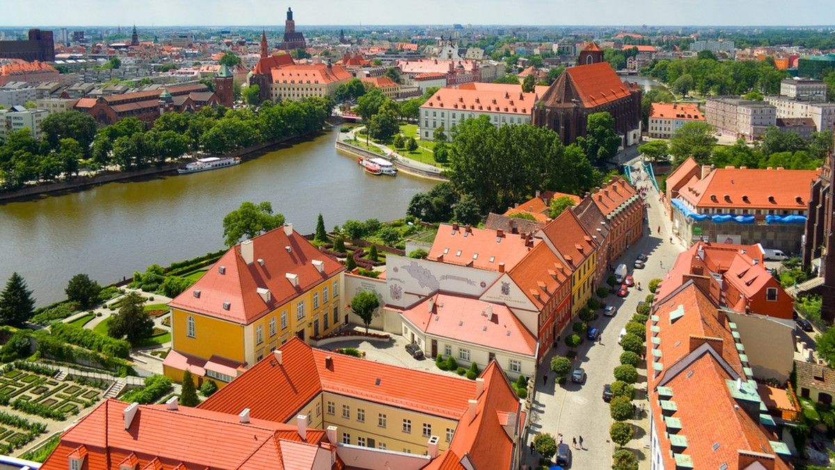 Przemysł elektryczny, surowcowo-wydobywczy oraz branże: chemiczna i farmaceutyczna - to główne obszary, w których będą rozwijane tzw. inteligentne specjalizacje na Dolnym Śląsku. Firmy z tych branż mogą liczyć na więcej unijnych pieniędzy w latach 2014-20.