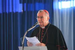 Kardynał Parolin: Nie można osiągnąć pokoju poprzez broń
