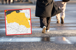 Alerty IMGW. Marznący deszcz i gołoledź w 9 województwach