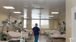 Kardiolog: muszę tłumaczyć pacjentom, że w szpitalu są bezpieczniejsi niż na zakupach w dyskoncie
