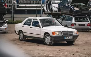  Mercedes 190 praktycznie bez przebiegu 