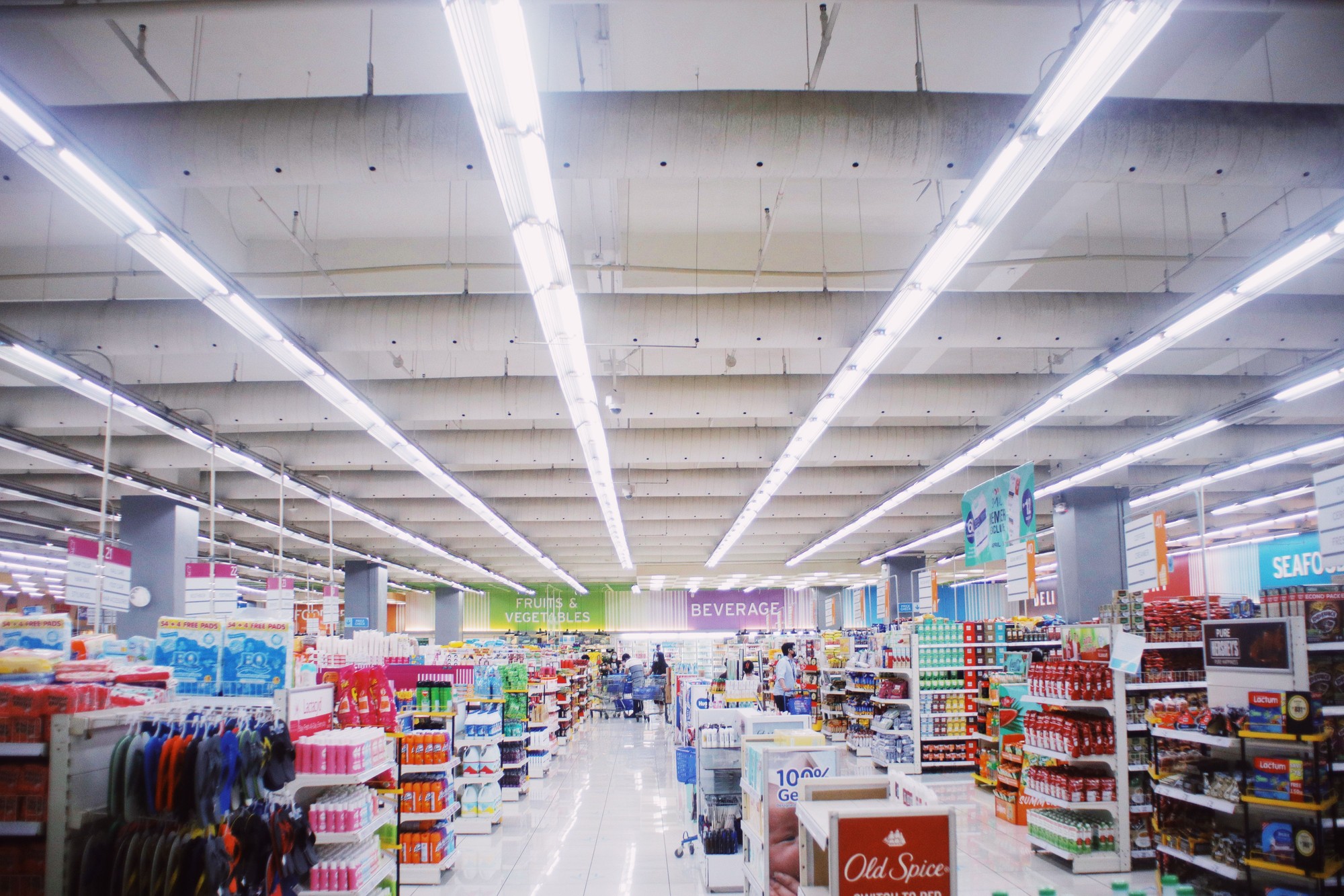Koniec obrovských hypermarketov? Ak by Tesco prevzal finančný investor, veľké predajné plochy by si mohla rozeliť konkurencia.