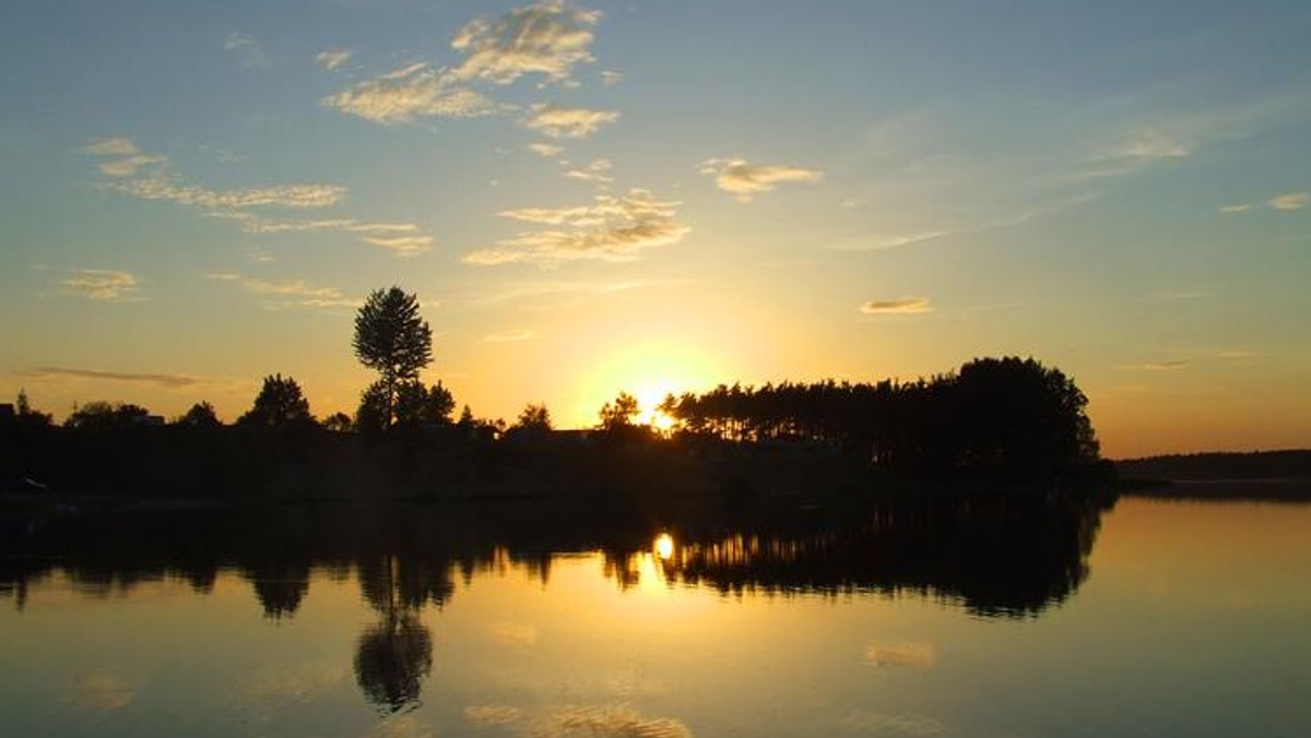 Odwołano zakaz kąpieli w jeziorze Trzesiecko w Szczecinku (Zachodniopomorskie) na tzw. plaży wojskowej - poinformowała Wojewódzka Stacja Sanitarno-Epidemiologiczna w Szczecinie.