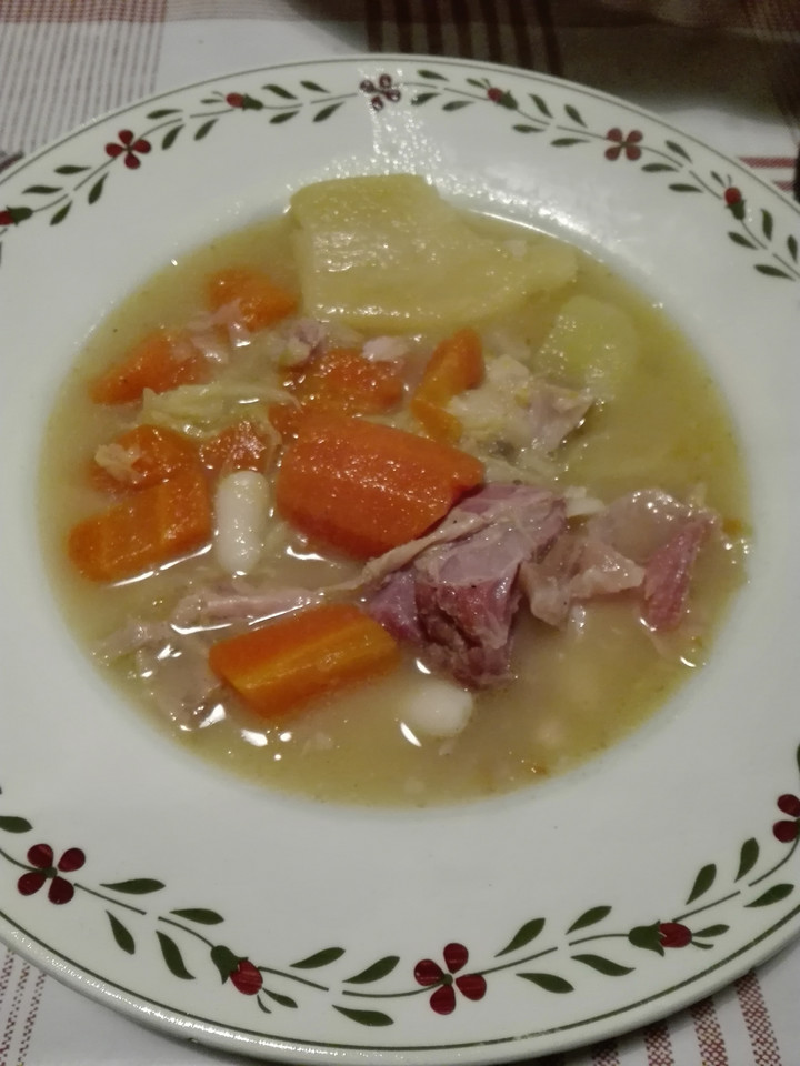 Garbure- tradycyjna górska, pirenejska zupa