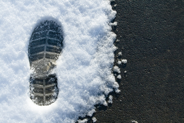 Śnieg, silny wiatr, temperatury w okolicach zera stopni. Pierwszy atak zimy?