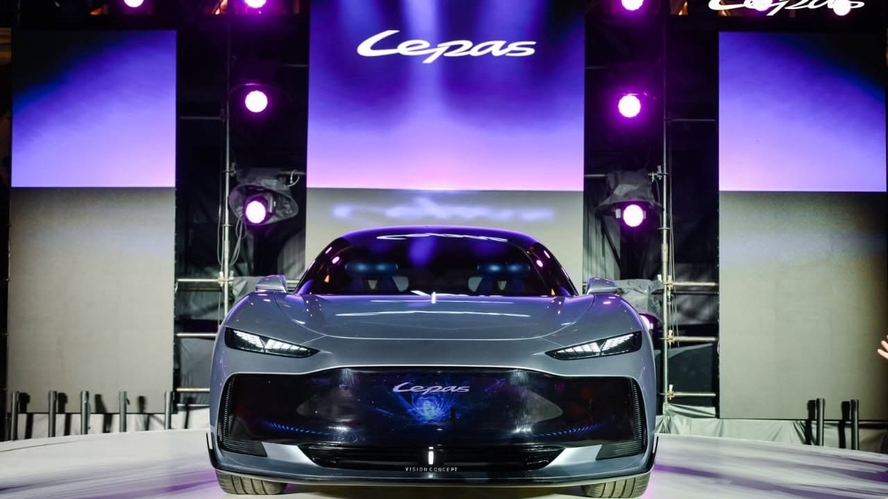 Cum arată Lepas Aura, primul concept car chinezesc cu ecran pe grilă care își schimbă aspectul