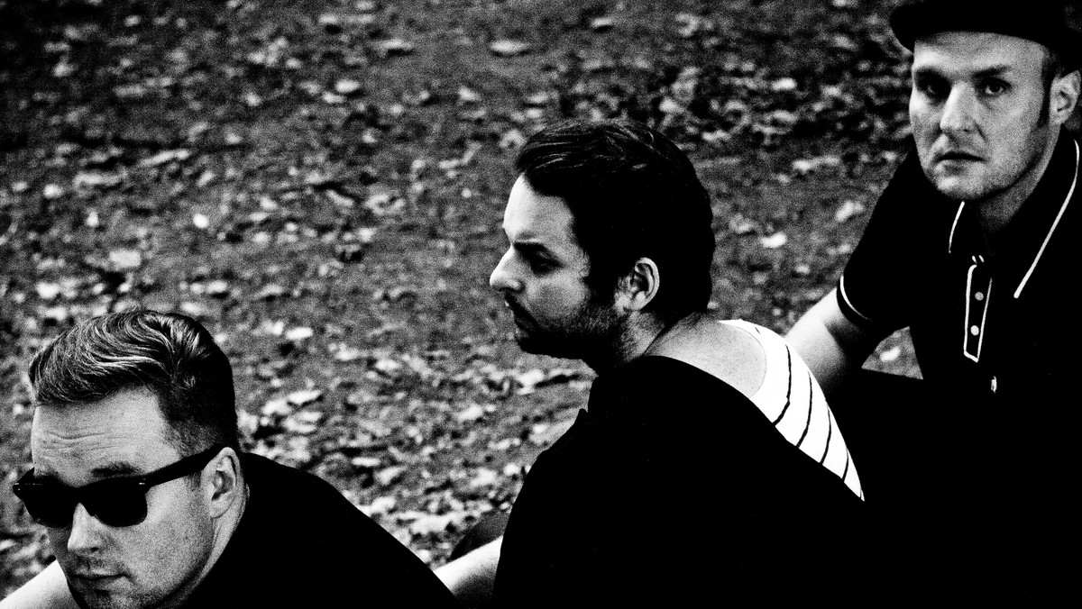 „Upiory w Szuwarach” to pierwszy singel warszawskiego trio Komety zapowiadający nowy album studyjny, który ukaże się w 2019 roku nakładem Thin Man Records. Lider zespołu, Lesław, tak opisuję tę kompozycję: „Po paru eksperymentalnych płytach nasz comebackowy singel „Upiory w Szuwarach” to powrót do szlachetnej prostoty w duchu The Kinks”.