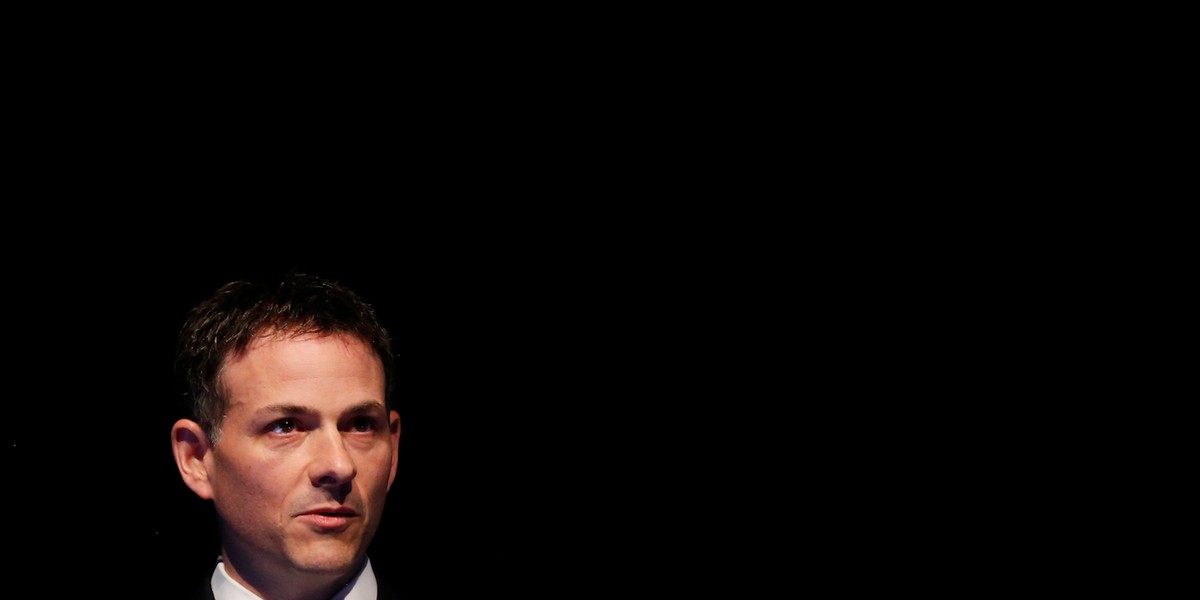 David Einhorn may be trapped in a terrible paired trade