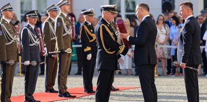 Rewolucja w wojsku. Generałowie pełni obaw, że skończy się tylko na wymianie tabliczek