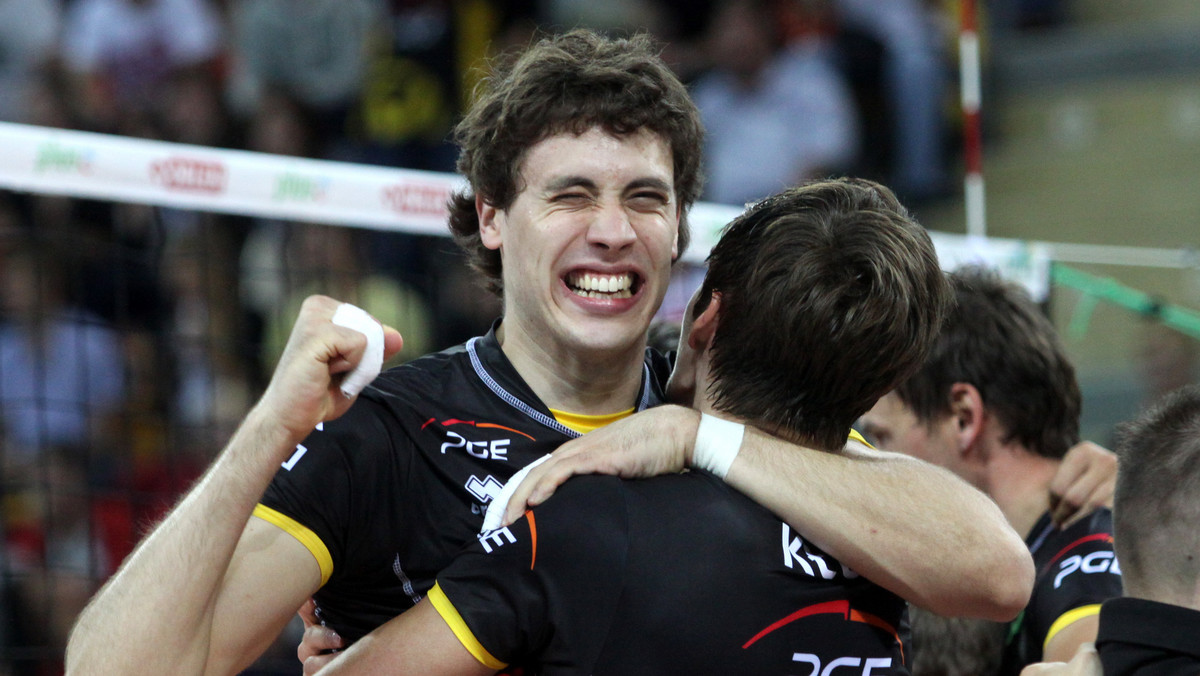 PGE Skra Bełchatów zdobyła Superpuchar Polski siatkarzy. W rozegranym w Częstochowie meczu wicemistrzowie Polski pokonali najlepszych w kraju Asseco Resovię Rzeszów 3:0 (25:21, 25:23, 25:18). MVP zawodów wybrano Mariusza Wlazłego.