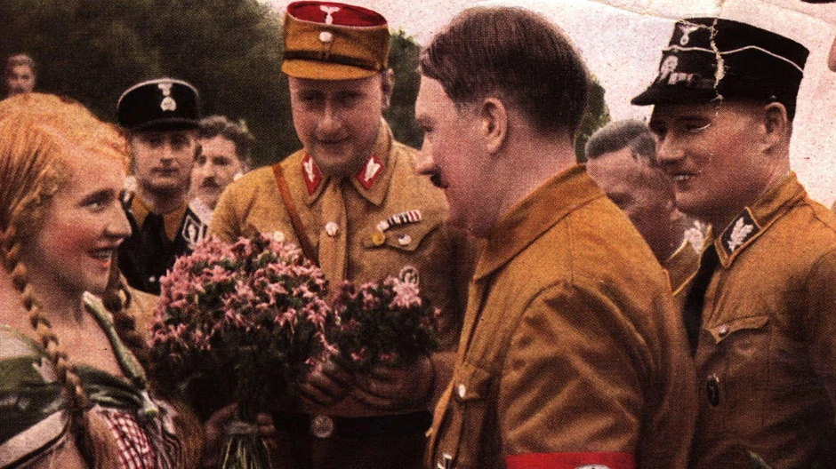 Hitlerov susret sa pristalicom 1937. godine | Foto: Hulton Archive /Getty Images