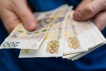 Najnowszy, oszczędnościowy przebój Polaków. Tak ratujemy teraz przed inflacją nasze  pieniądze