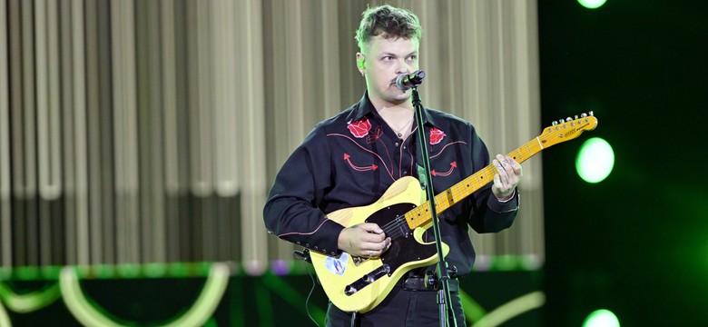 "Chcesz to leć" - Błażej Król w nowym singlu "sam o sobie" [WIDEO]