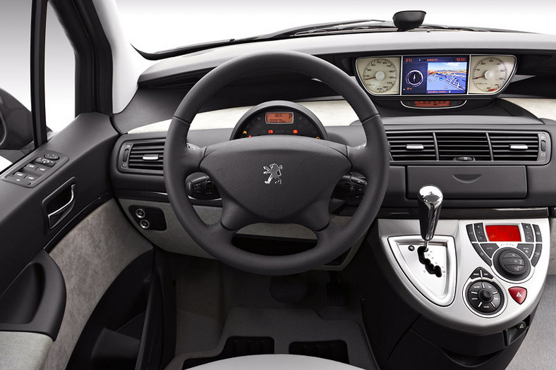 Nowy Peugeot 807: przyjemność na najwyższym poziomie