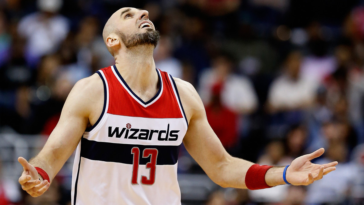 Washington Wizards coraz częściej wykorzystują atut własnego parkietu. Czarodzieje sięgnęli po siódmą z rzędu wygraną przed swoją publicznością, pokonując Indiana Pacers 111:105. Marcin Gortat zanotował 17. double-double w sezonie złożone z 13 punktów i 16 zbiórek.