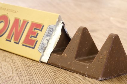 Toblerone w UK odzyska dawne kształty. Nie będzie już przypominało stojaka na rowery