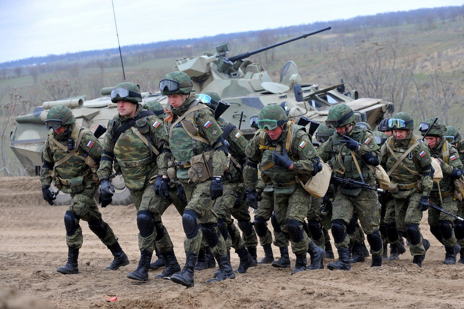 Szkolenie żołnierzy w południowej Rosji w marcu 2015 r.