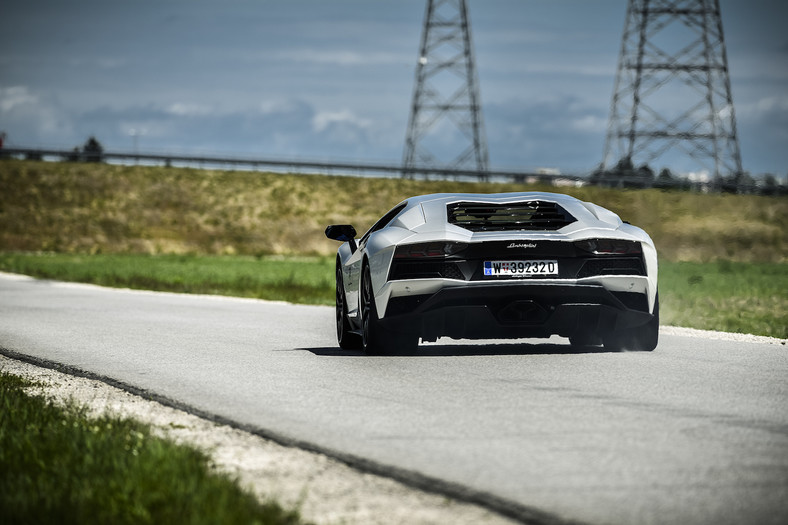 Lamborghini Aventador S Coupé