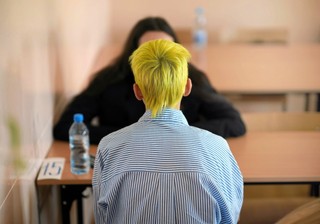 'Wypuszczamy w świat ludzi, którzy są nieprzygotowani do życia'. Czym jest, a czym powinna być matura? [WYWIAD]