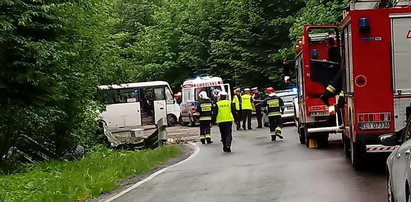 Bus zderzył się z ciężarówką. Jest wielu rannych