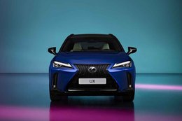 Debiutujący w Polsce Lexus UX 300h w ofercie specjalnej z rabatem do 34 tys. zł