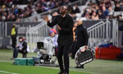 Patrick Vieira wspomaga domy opieki. 250 iPadów dla seniorów
