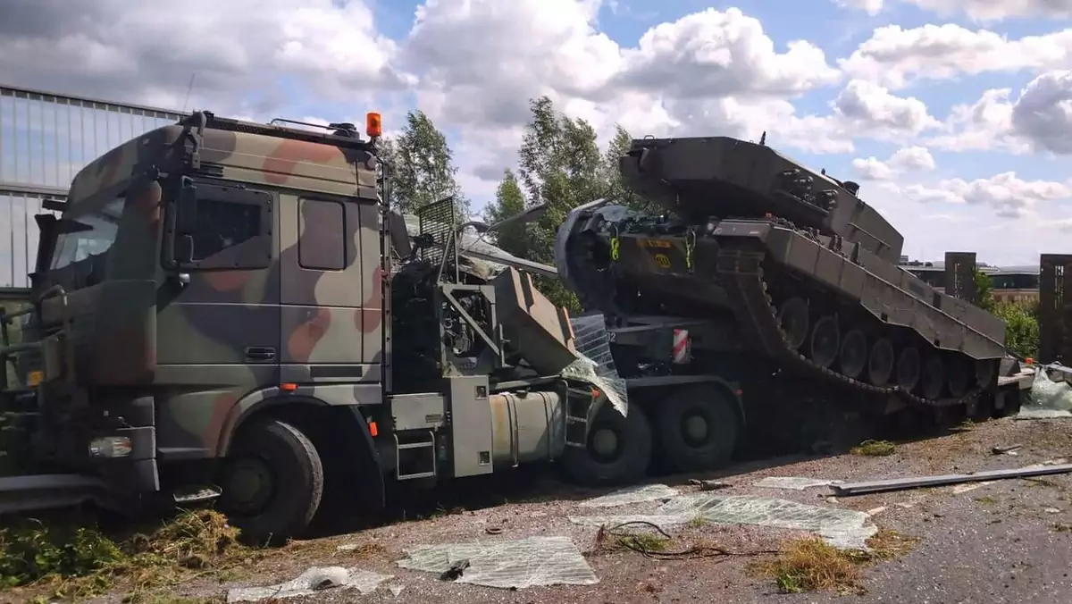 Wypadek wojskowego transportu czołgu Leopard