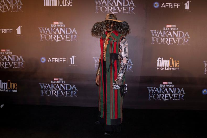 Elozonam at the Premiere with a straw hat