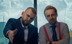 KęKę i Paweł Domagała rekrutują do pracy w korpo. Zobacz teledysk do utworu 'Powiedz mi czemu'