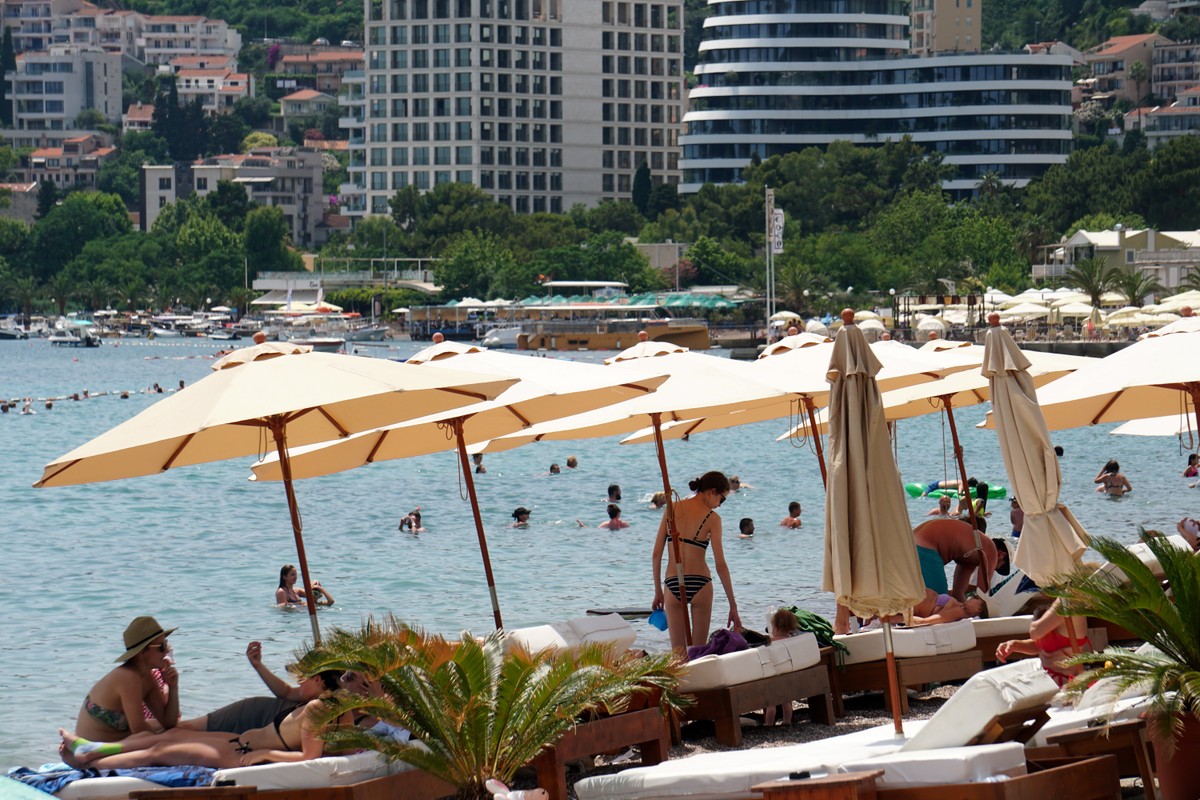 Gdzie pojechać tanio na wakacje? Szef TUI wskazuje jeden kraj