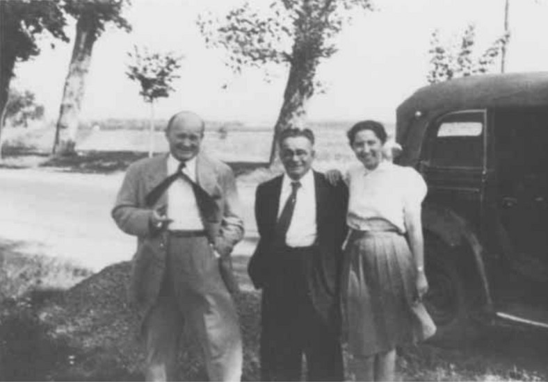 Stanisław Mikołajczyk, redaktor naczelny "Gazety Ludowej" Zygmunt Augustyński oraz Maria Hulewiczowa, sekretarka Mikołajczyka
