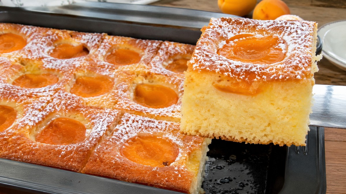 Pamuk kolač sa kajsijama: Recept za najmekši letnji kolač koji uspeva iz prvog puta