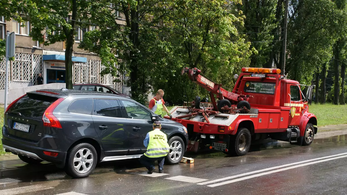 Prawo i praktyka: Zholowali, cóż więc robić?