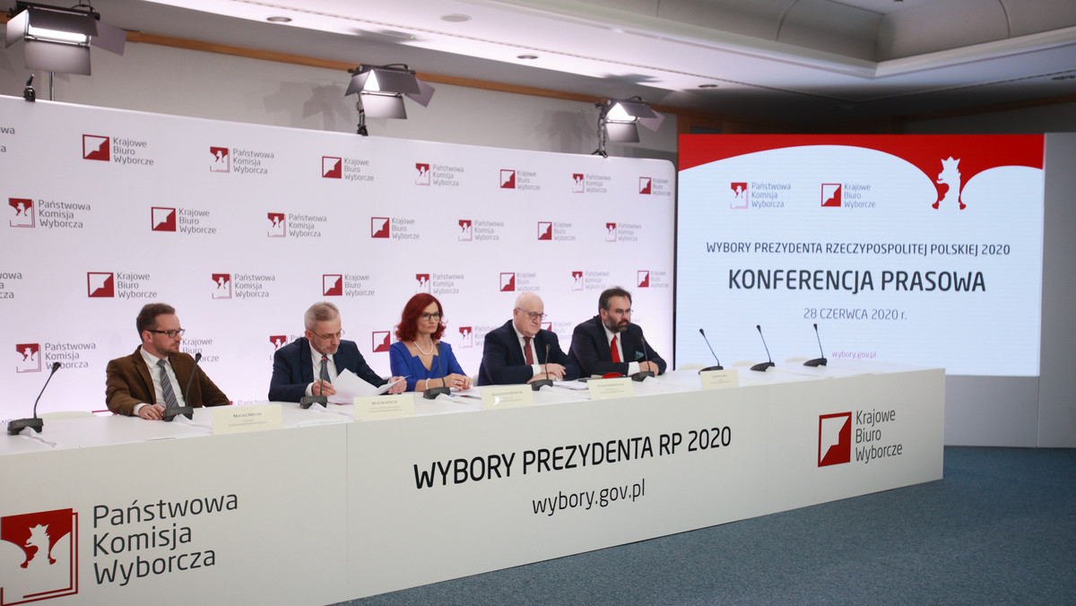 Wybory 2020. PKW: wyborcy, którzy zgłoszą się do godz. 21, będą mogli oddać głos