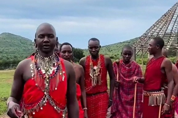 NAROD KOJI NIKOGA NE OSTAVLJA RAVNODUŠNIM Srpkinja otišla u posetu afričkom plemenu Masaji, kada je videla šta piju, OBRNUO JOJ SE ŽELUDAC